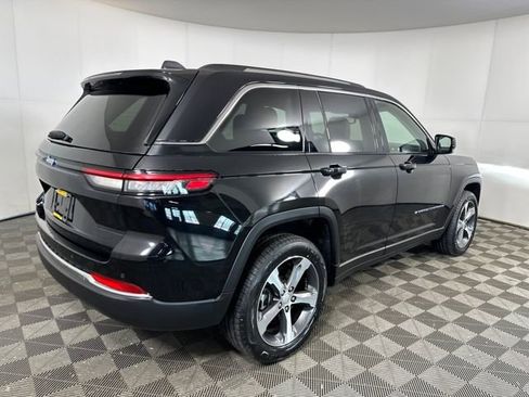 Used 2023 Jeep Grand Cherokee 4WD 4xe image 3