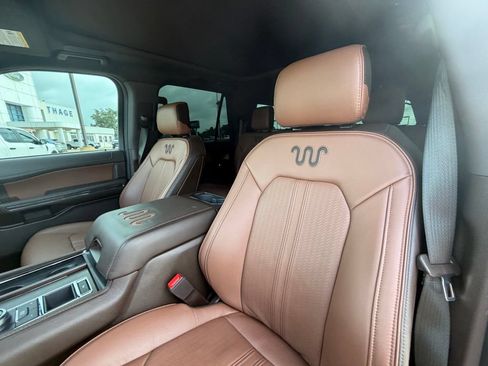 Used 2024 Ford Expedition Max King Ranch RWD image 13