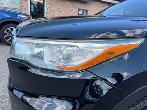 Used 2015 Toyota Highlander XLE AWD/4WD image 12