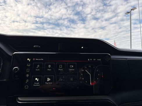 Used 2024 GMC Sierra 1500 AT4X image 23