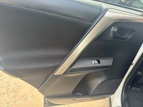 Used 2015 Toyota RAV4 LE FWD image 20