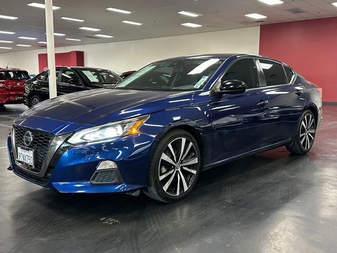 Used 2022 Nissan Altima 2.5 SR image 3