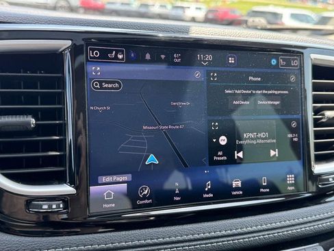 Used 2023 Chrysler Pacifica Limited FWD image 23
