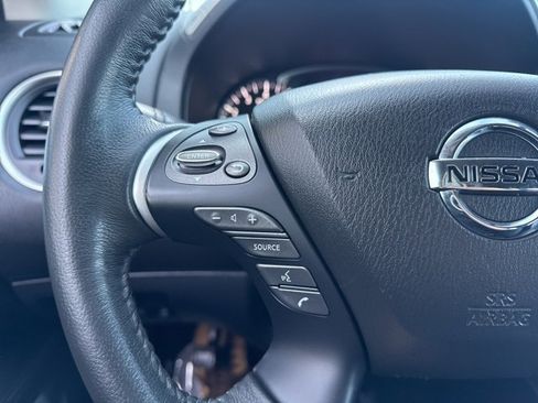 Used 2018 Nissan Pathfinder SL image 21
