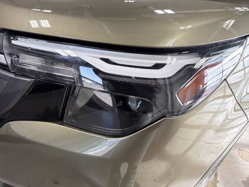 Certified 2025 Subaru Forester Premium image 6