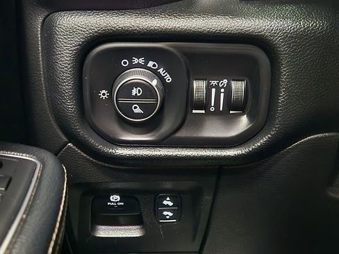 Used 2021 RAM 1500 Laramie RWD image 43