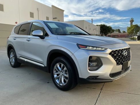 Used 2019 Hyundai Santa Fe SE AWD/4WD image 3