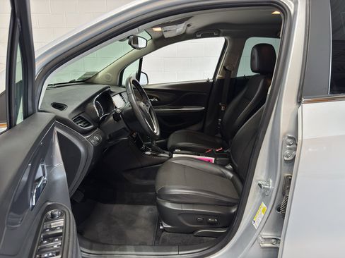 Used 2021 Buick Encore Preferred FWD image 13
