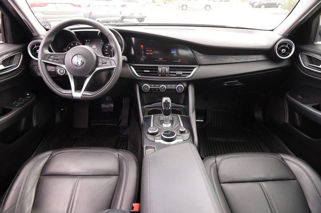 Used 2019 Alfa Romeo Giulia AWD image 21