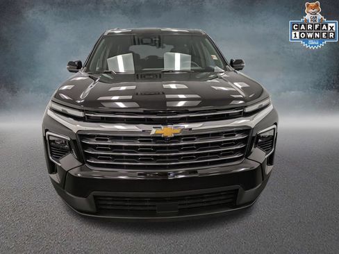 Used 2025 Chevrolet Traverse LT w/ Driver Confidence Package AWD/4WD image 2