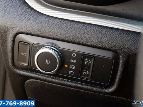 Used 2021 Ford Explorer XLT w/ Equipment Group 202A image 27