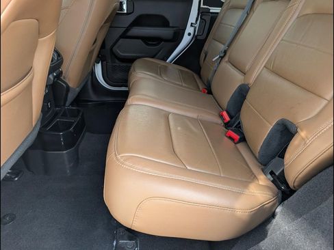Used 2021 Jeep Wrangler Unlimited Sahara AWD/4WD image 13