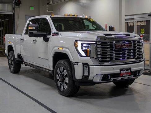 Used 2024 GMC Sierra 3500 Denali w/ Denali Reserve Package image 5