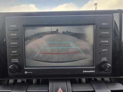 Used 2020 Toyota RAV4 LE image 21