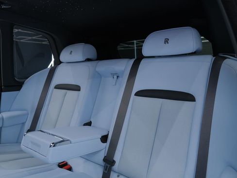 Used 2025 Rolls-Royce Cullinan AWD/4WD image 27