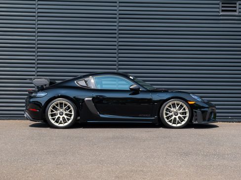 Certified 2024 Porsche 718 Cayman GT4 RS RWD image 9