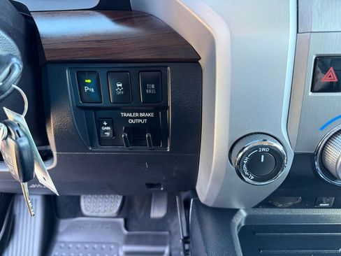 Used 2019 Toyota Tundra Limited w/ Limited Premium Package image 25