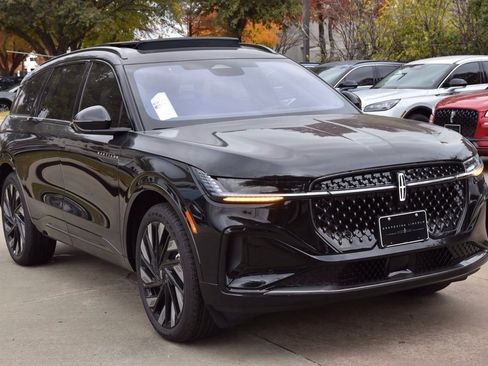 New 2026 Lincoln Nautilus Reserve w/ Jet Appearance Package image 3