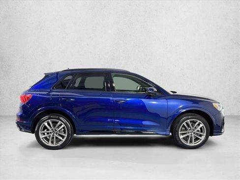 Used 2022 Audi Q3 2.0T Premium Plus w/ Premium Plus Package AWD/4WD image 4