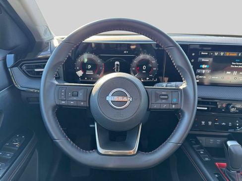 Used 2025 Nissan Kicks SR AWD/4WD image 14