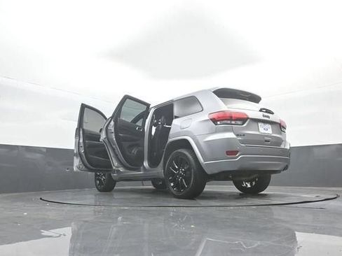 Used 2020 Jeep Grand Cherokee Altitude AWD/4WD image 47