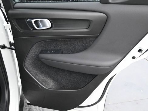 Certified 2023 Volvo XC40 Recharge Ultimate w/ Protection Package Premier image 16