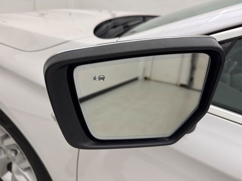 Used 2017 Chevrolet Impala Premier w/ Enhanced Convenience Package image 11