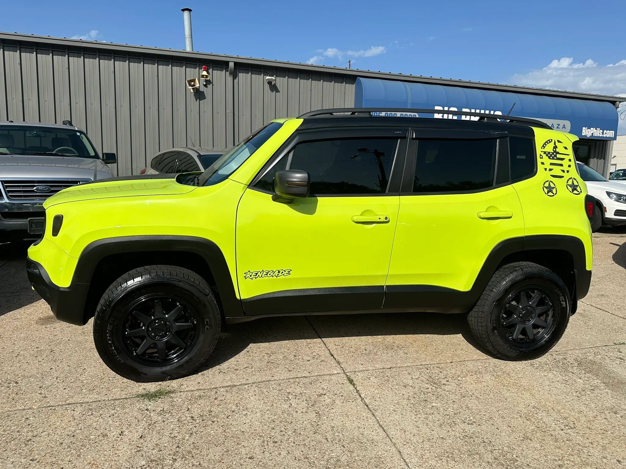 Used 2017 Jeep Renegade Trailhawk w/ Trailer Tow Group AWD/4WD image 8