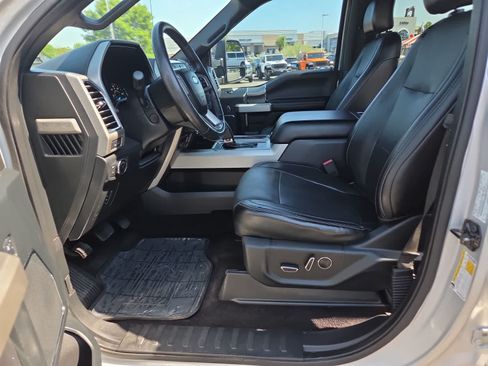 Used 2016 Ford F150 Lariat w/ Equipment Group 502A Luxury AWD/4WD image 19