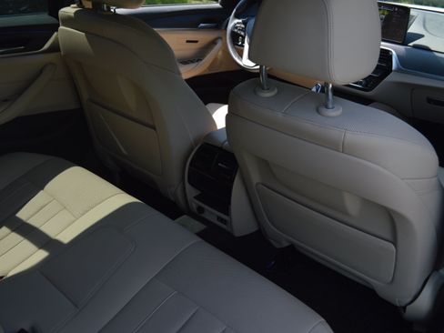 Used 2022 BMW 530i w/ Convenience Package RWD image 34