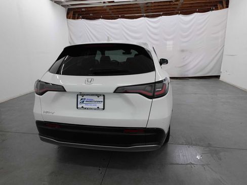 Certified 2024 Honda HR-V EX-L image 5
