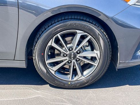 Used 2024 Kia Forte LXS FWD image 9