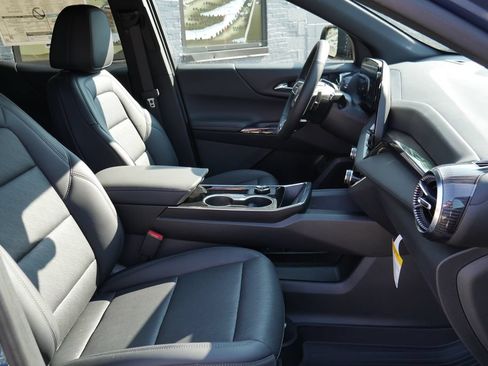New 2026 Chevrolet Equinox LT AWD/4WD image 9