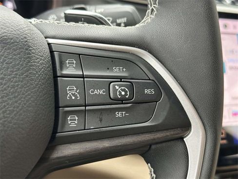 Certified 2023 Jeep Grand Cherokee L Limited w/ Luxury Tech Group II image 32