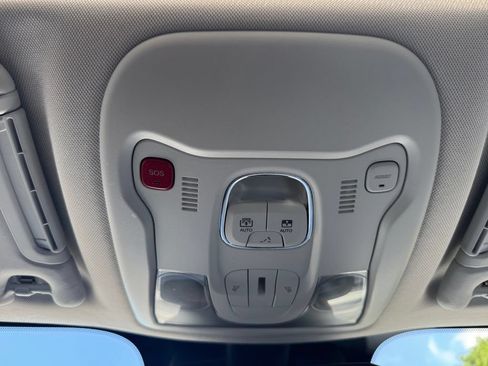 Used 2021 Jeep Renegade Limited w/ Sun & Sound Group AWD/4WD image 26