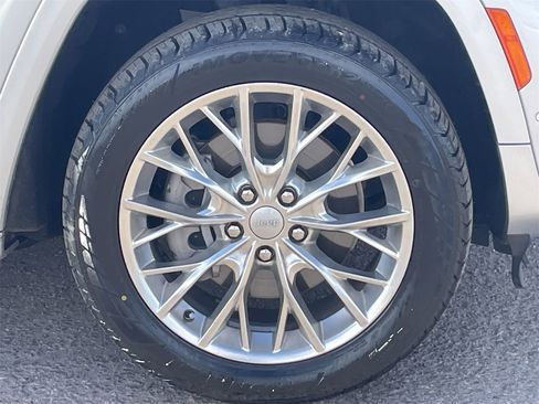 Used 2021 Jeep Grand Cherokee L Summit w/ Advanced Protech Group IV image 9