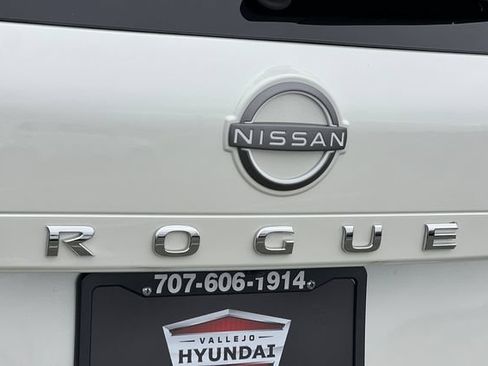 Used 2023 Nissan Rogue SV w/ SV Premium B Package FWD image 34