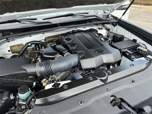 Certified 2024 Toyota 4Runner TRD Off-Road Premium image 26