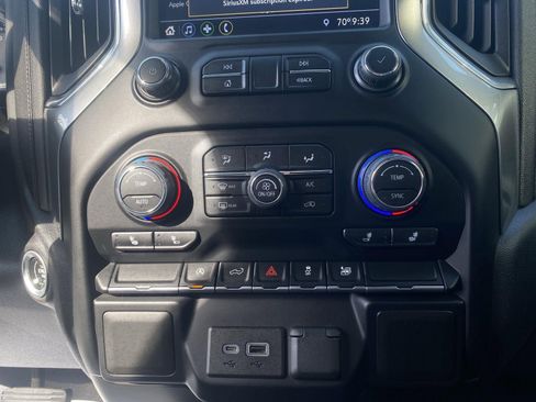 Used 2022 Chevrolet Silverado 1500 LT image 32