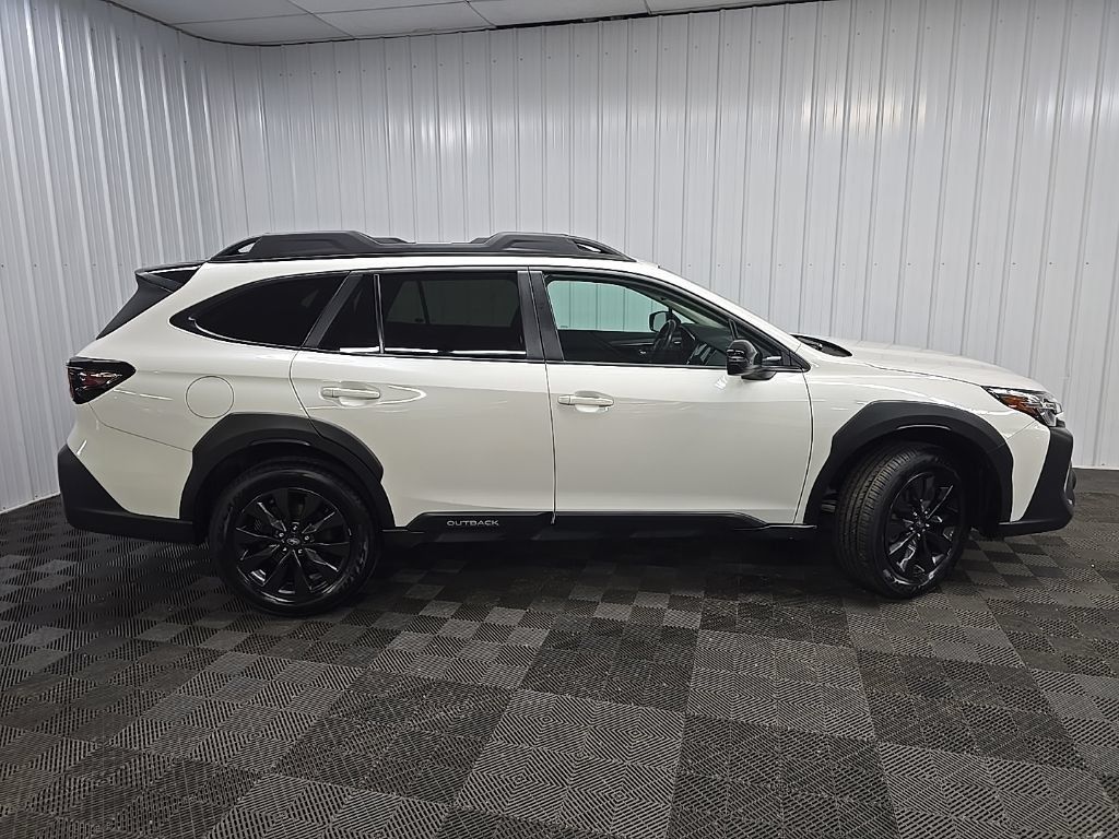 Used 2023 Subaru Outback Onyx Edition AWD/4WD image 2