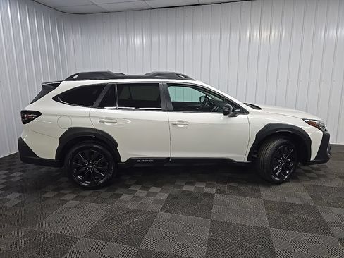Used 2023 Subaru Outback Onyx Edition AWD/4WD image 2