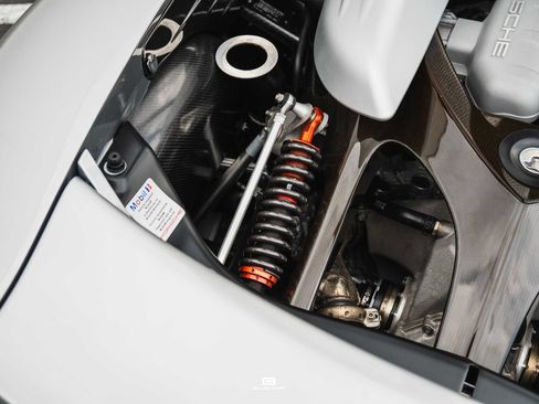 Used 2004 Porsche Carrera GT RWD image 30
