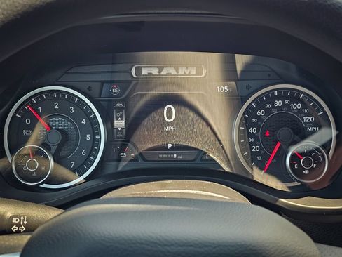 New 2026 RAM 1500 Express AWD/4WD image 16