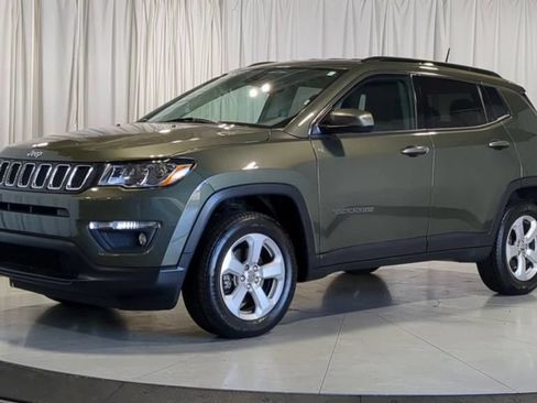 Used 2018 Jeep Compass Latitude w/ Cold Weather Group AWD/4WD image 4