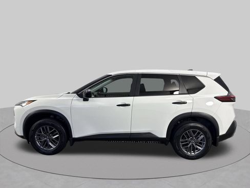Used 2023 Nissan Rogue S AWD/4WD image 28