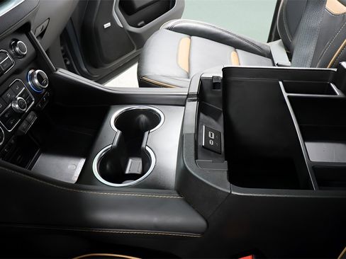 Used 2024 GMC Yukon XL AT4 w/ Technology Package image 19