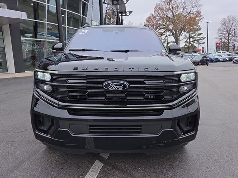 Used 2025 Ford Expedition Platinum w/ Stealth Appearance Package image 8