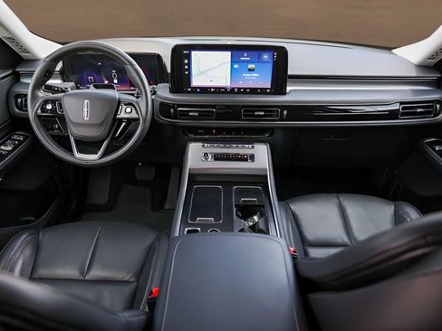 Used 2025 Lincoln Aviator 2WD image 25