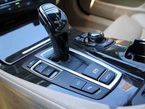 Used 2013 BMW 550i Sedan image 28