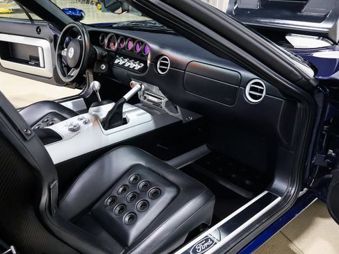 Used 2006 Ford GT RWD image 39